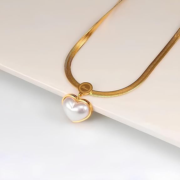 Lumora Pearl Heart Necklace – Timeless Elegance in Gold