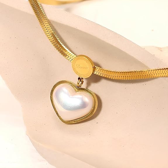 Lumora Pearl Heart Necklace – Timeless Elegance in Gold