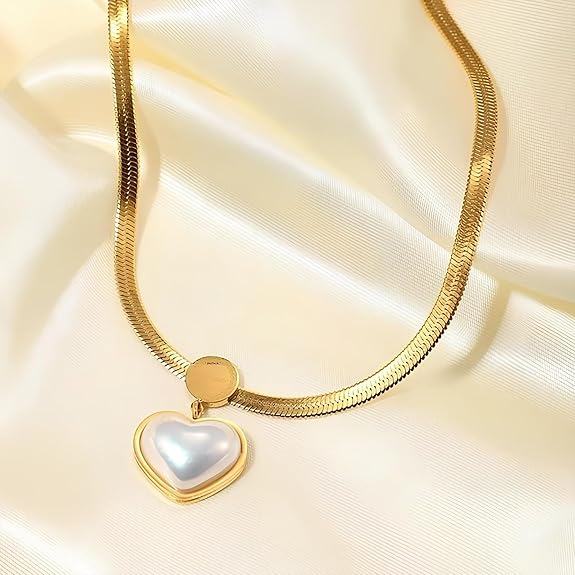 Lumora Pearl Heart Necklace – Timeless Elegance in Gold
