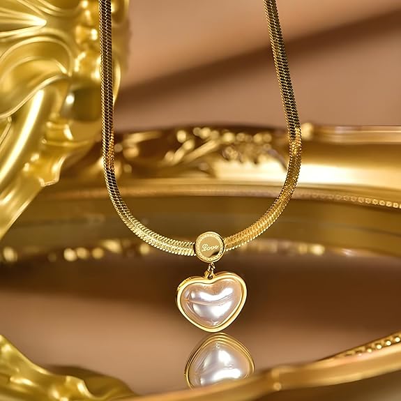 Lumora Pearl Heart Necklace – Timeless Elegance in Gold